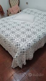 copriletto ad uncinetto