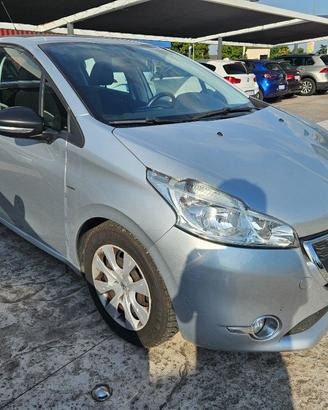 PEUGEOT 208 1.4 8V HDi 68CV 5p. Allure