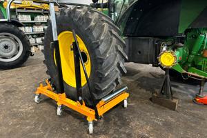 Carrello sposta ruote per trattore