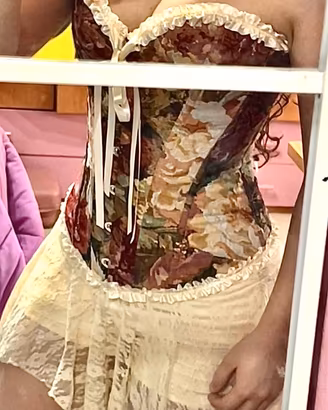 Set Vintage Romantico: Corsetto Floreale "Oil Pain