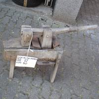 antico cavalletto schiaccia patate