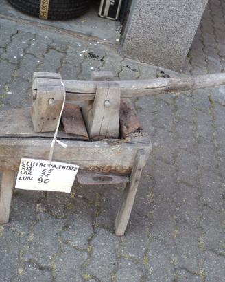 antico cavalletto schiaccia patate