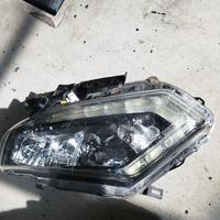 Faro anteriore sx Nissan x Trail 
