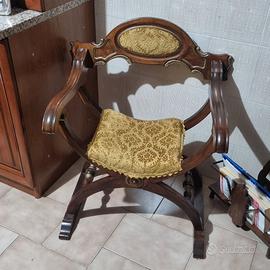 Poltrona antica stile Savonarola/Curule in noce