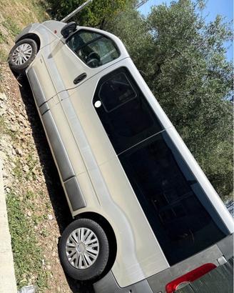 furgone vivaro 9 posto