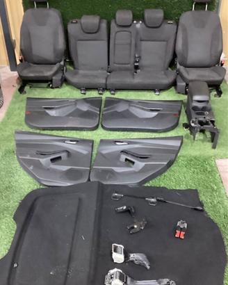 Ricambi Ford Focus 2011 Tappezzeria completa