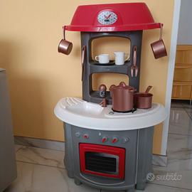 Cucina giocattolo 
