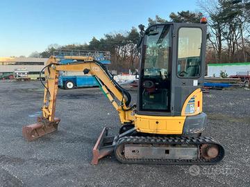 mini escavatore komatsu pc26 2013 2700 kg