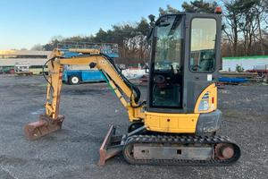 mini escavatore komatsu pc26 2013 2700 kg