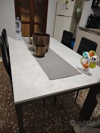 tavolo allungabile con 6 sedie 