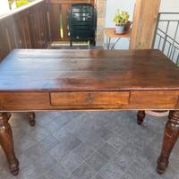 Scrivania e mobiletto in legno antico