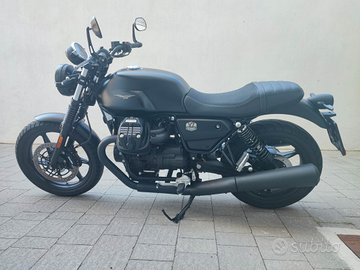 Moto Guzzi V7 Stone