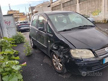 Auto incidentata