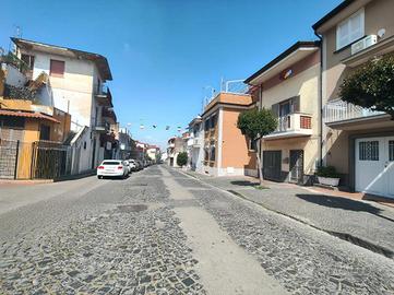 2 LOCALI A SOMMA VESUVIANA