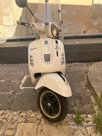 Vespa gts 300