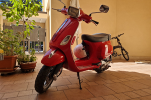 Vespa 125 anno 2008 km 9300 disponibile fine giugn