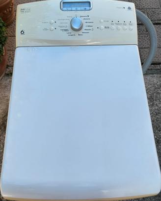 Lavatrice con carica dall’alto Whirlpool- 5 kg