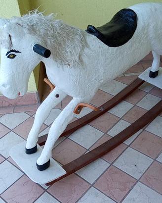 Cavallino dondolo