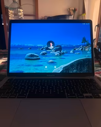 Macbook Pro 13" 2020 Intel i5 16GB RAM SD 512G