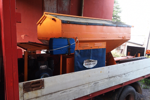 Om65 macchina operatrice spargisale targa gialla