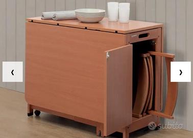 Tavolo in legno colore Noce

pieghevole con sedie 