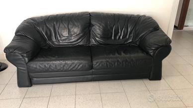 DIVANI IN PELLE