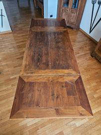 Tavolo in legno arte povera