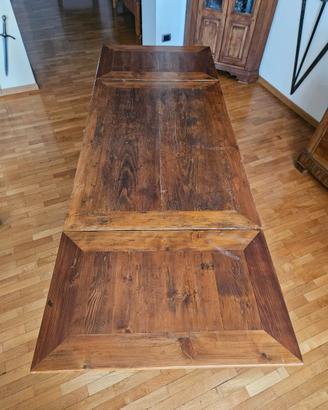 Tavolo in legno arte povera