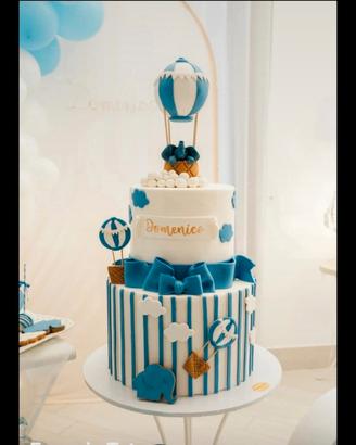 Torta pasta di zucchero fatta a mano 