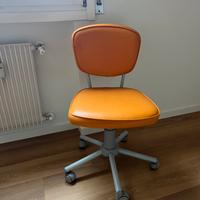 Sedia girevole imbottita