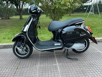 Piaggio Vespa GTS 300 super