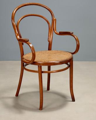 Poltroncina Thonet in Faggio ricurvo tinto Noce