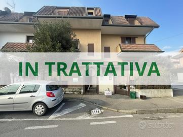 VILLA A SCHIERA A LISSONE
