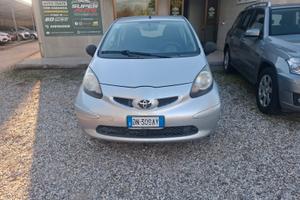 Toyota Aygo 1.0 12V VVT-i 3 porte Sol 68Cv (50Kw)