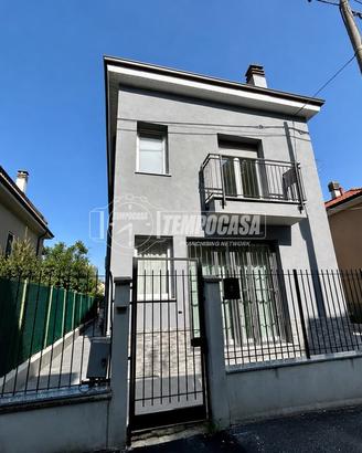 Villa indipendente libera su quattro lati