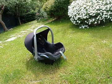 SEGGIOLINO AUTO BIMBO COMPLETO DI PARASOLE