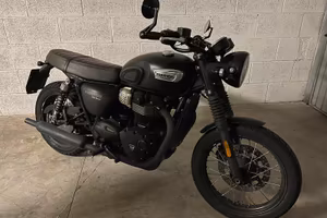 Triumph Bonneville T100 Black 2017 – 11.259 km