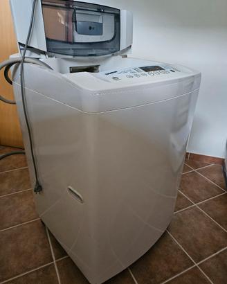 Lavasciuga Lg carica dall'alto 12 kg