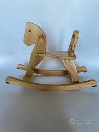 Cavallo dondolo legno
