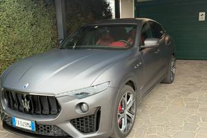 Auto Maserati levante Gran Sport