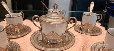 Servizio caffè da 12 . Porcellana Monopoli 48