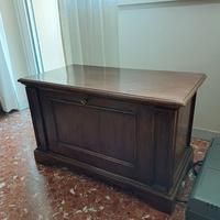 Cassapanca di noce