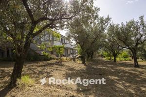 SOLUZIONE INDIPENDENTE E PANORAMICA CON 3400 MQ DI