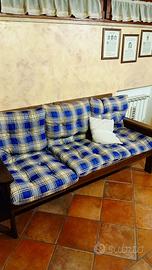 Divano pregiato 3 posti più due poltrone abinate