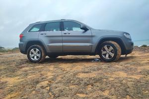 JEEP G.CHEROKEE LAREDO SOLO COMMERCIANTI EXPORT