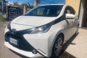 Toyota Aygo 1.0 VVT-i 69 CV automatica tetto aprib