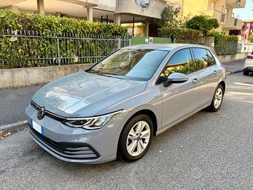 Volkswagen Golf 8 2.0 TDI 116 CV DSG Life