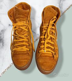 Scarpa alla caviglia camoscio color caramello cald