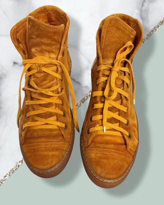 Scarpa alla caviglia camoscio color caramello cald