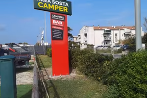 Attività / Licenza di 5400 m² a Fano